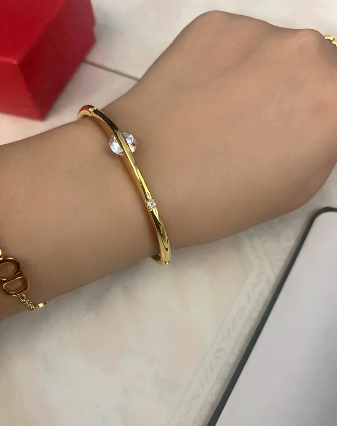 Customer photo review of Taylor Minimal Bracelet