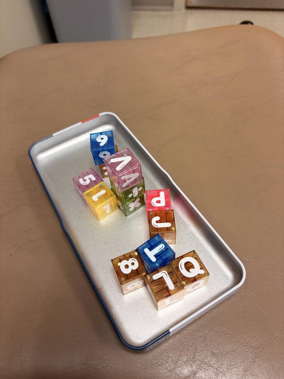 Customer photo review of Magnetische Lernwürfel mit Buchstaben und Zahlen | Lernspielzeug für Buchstaben und Rechnen