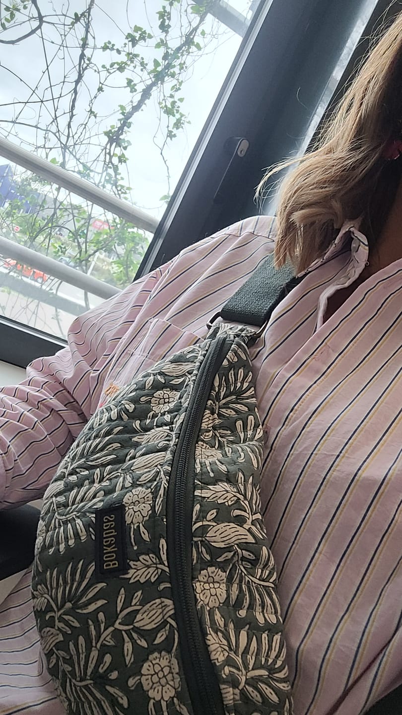 Customer photo review of Le sac banane matelassé Dema vert