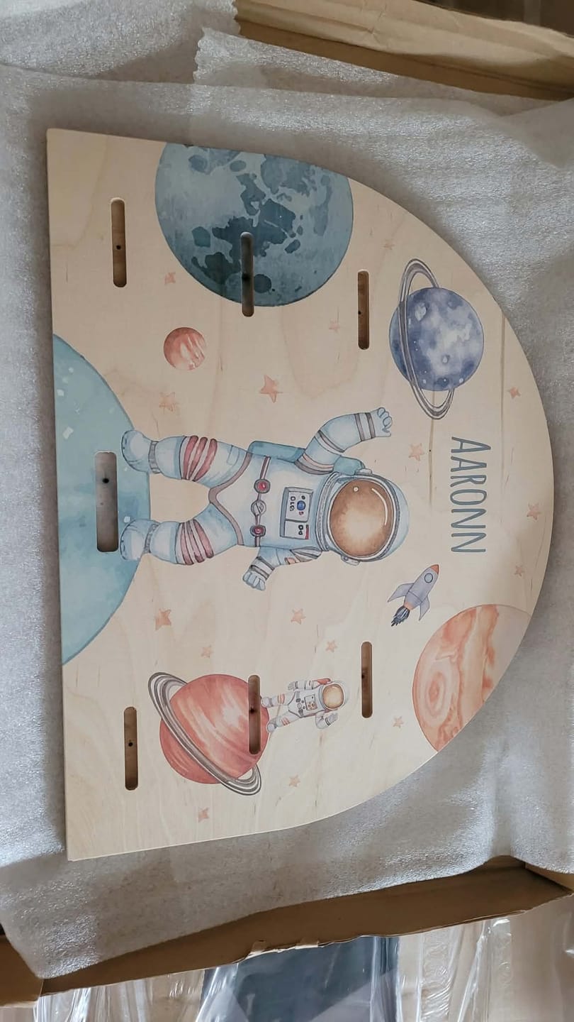 Customer photo review of Toniebox shelf - astronaut - personalized with name - Tonie shelf - gift for children - Tonie shelf - children's room - Toniebox shelf - wall shelf