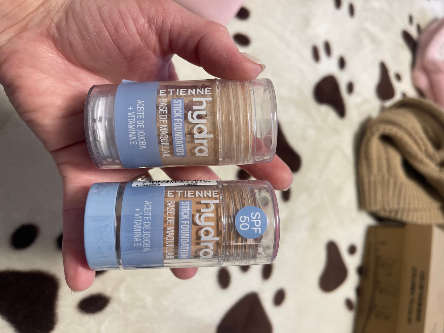 Customer photo review of Etienne Base De Rostro Stick Hydra 50 Sfp Light Beige