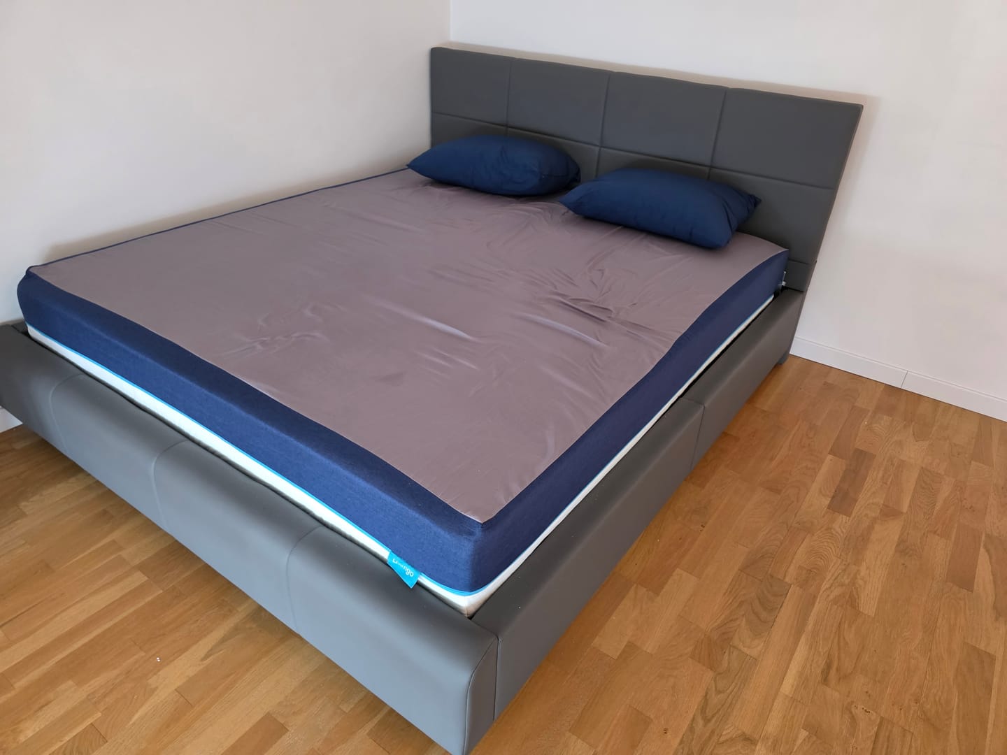 Customer photo review of Lit LUMEA – Sommier lumineux avec coffre de rangement