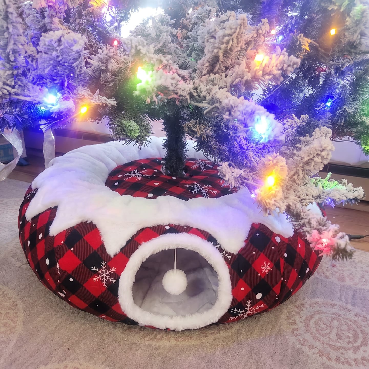 Customer photo review of Falda con túnel para gato