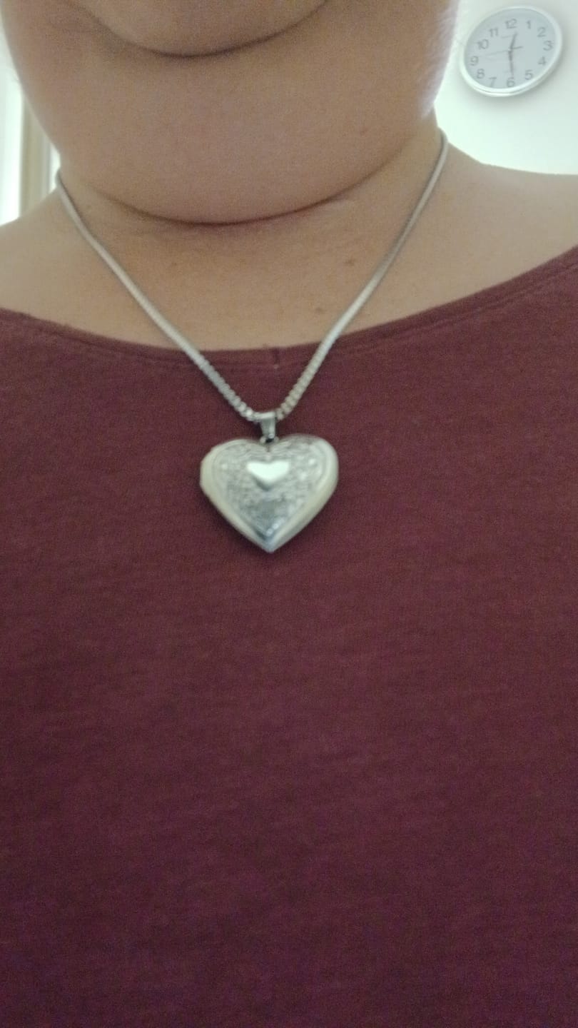 Customer photo review of Collana Cuore Apribile Acciaio Argento - Foto a Colori