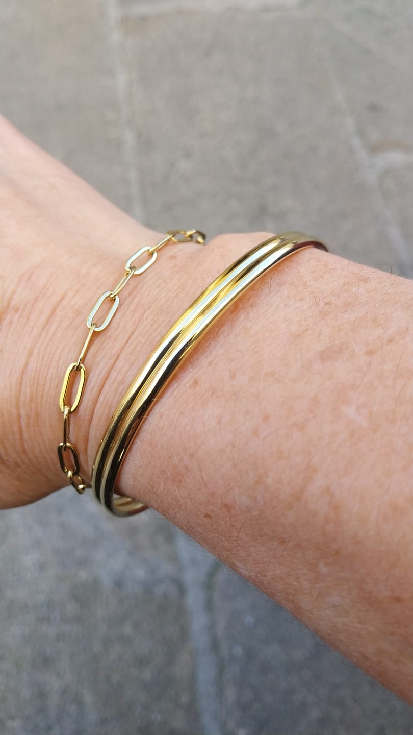 Customer photo review of Classic Gold Bangle