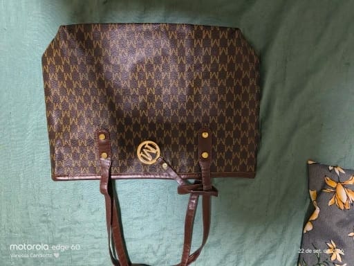 Customer photo review of Large Capacity Commuting Tote Bags Fashionable Printed Pu Leather Handbag for Women College Students Class Handbags Shoulder Bag