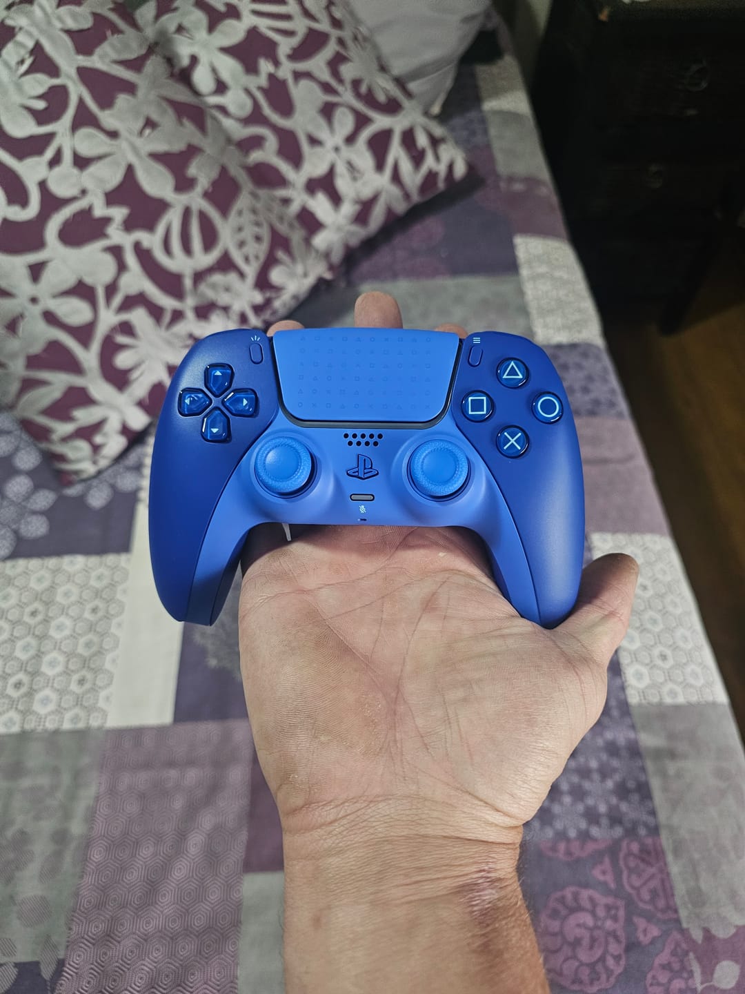 Customer photo review of PlayStation 5 (PS5) DualSense Wireless Controller - Icon Blue Special Edition