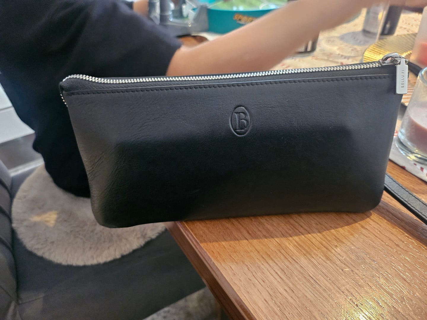 Customer photo review of Belluvi Duo Pouch