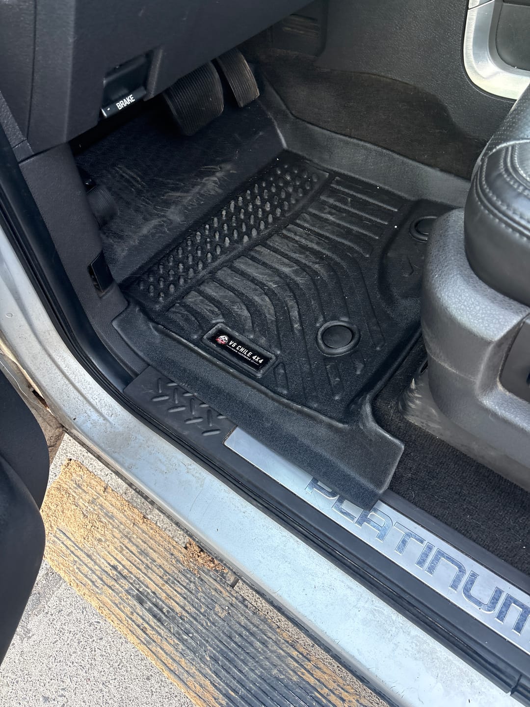 Customer photo review of Pisos Calce Perfecto Ford F150 Doble Cabina (2009 - 2014)