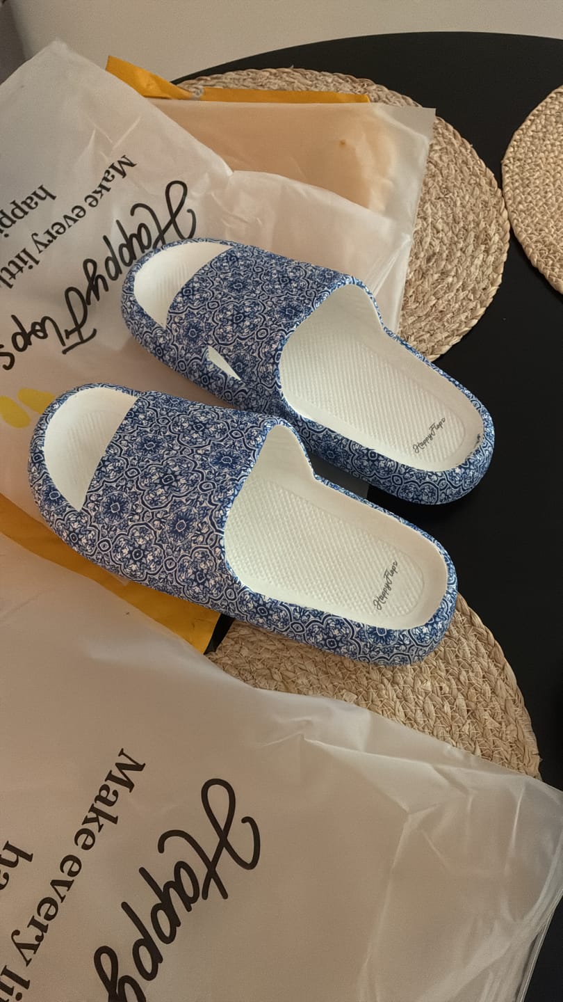 Customer photo review of HappyFlops Bohemian
