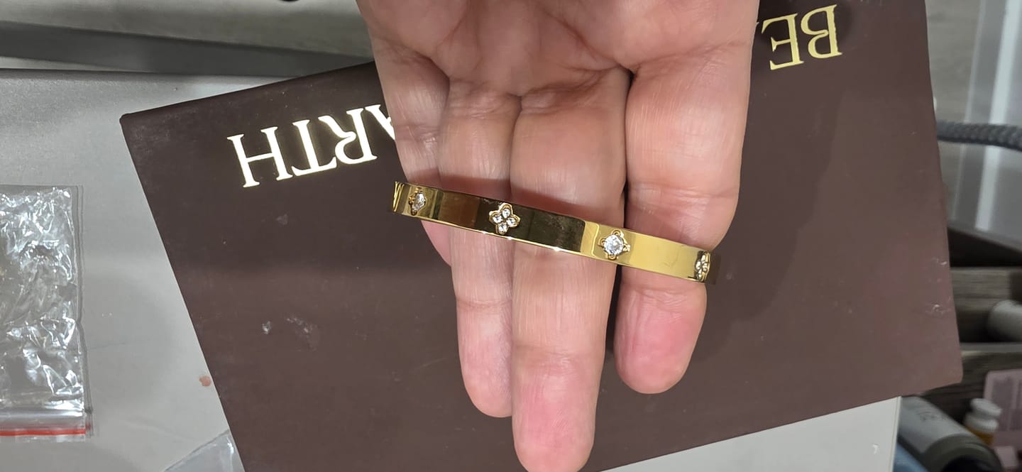 Customer photo review of Gold Clover Bangle