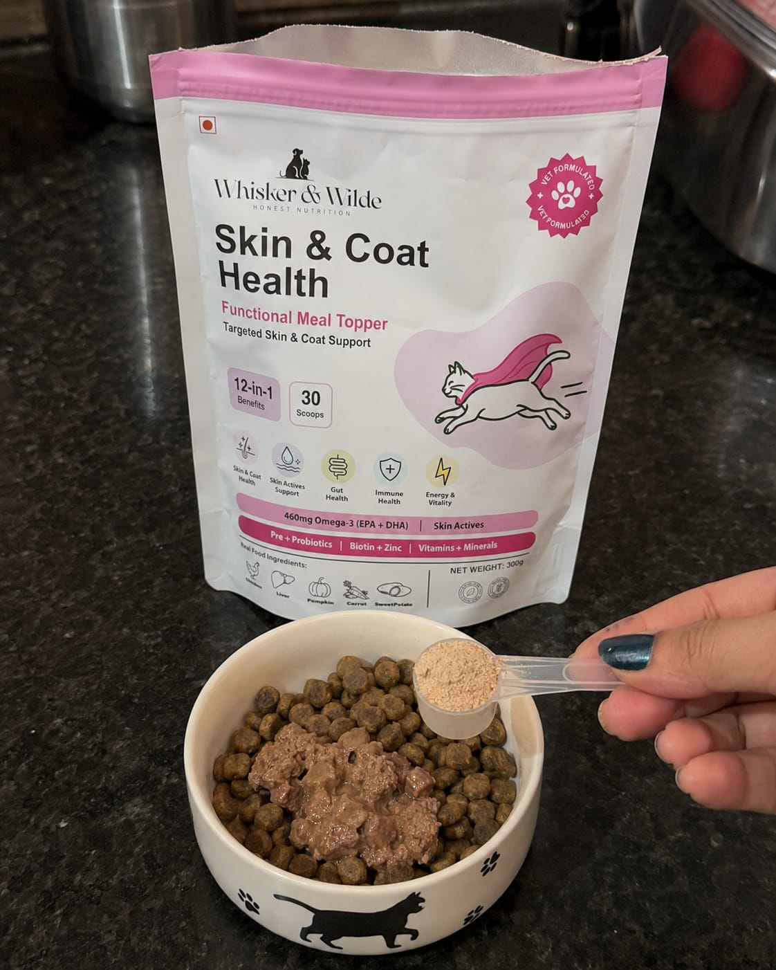 Customer photo review of Skin & Coat Cat Topper · 460mg Omega-3 for Dull Coat, Itchy Skin & Shedding