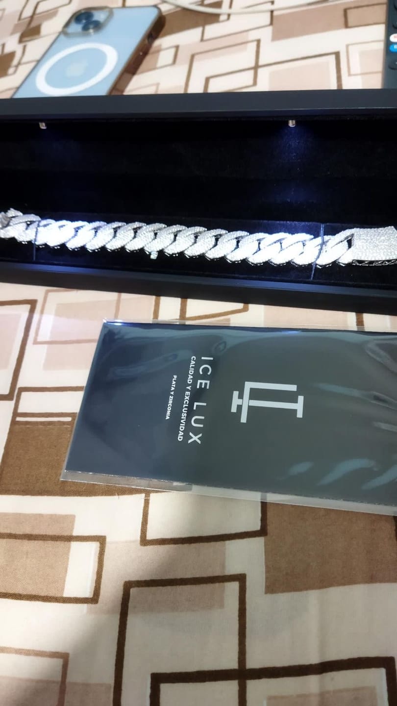 Customer photo review of Esclava cubana