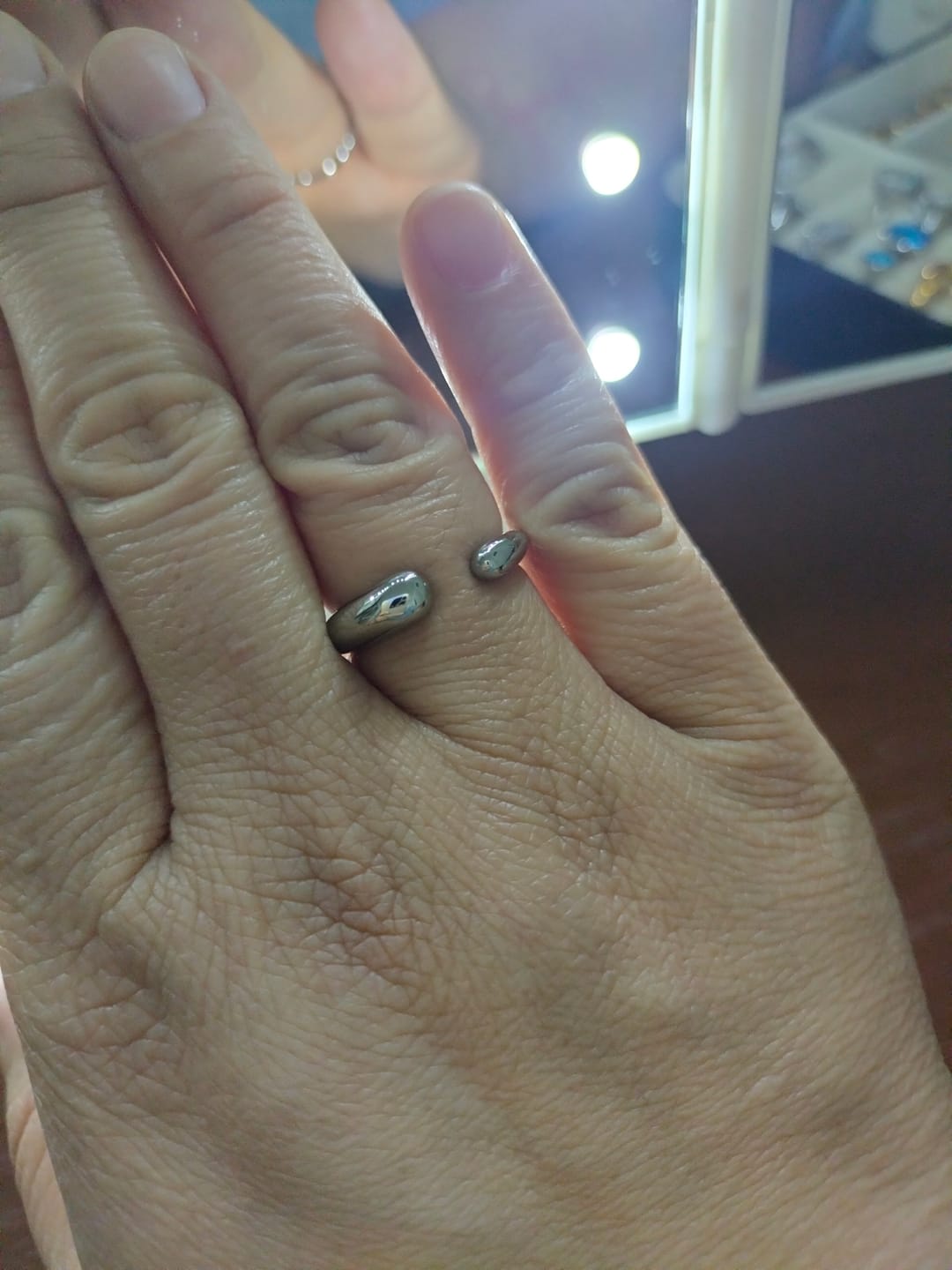 Customer photo review of Anillo Ajustable Lush Plata