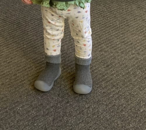Customer photo review of Kinder Sockenschuhe | Rutschfeste Lauflernschuhe für Kleinkinder