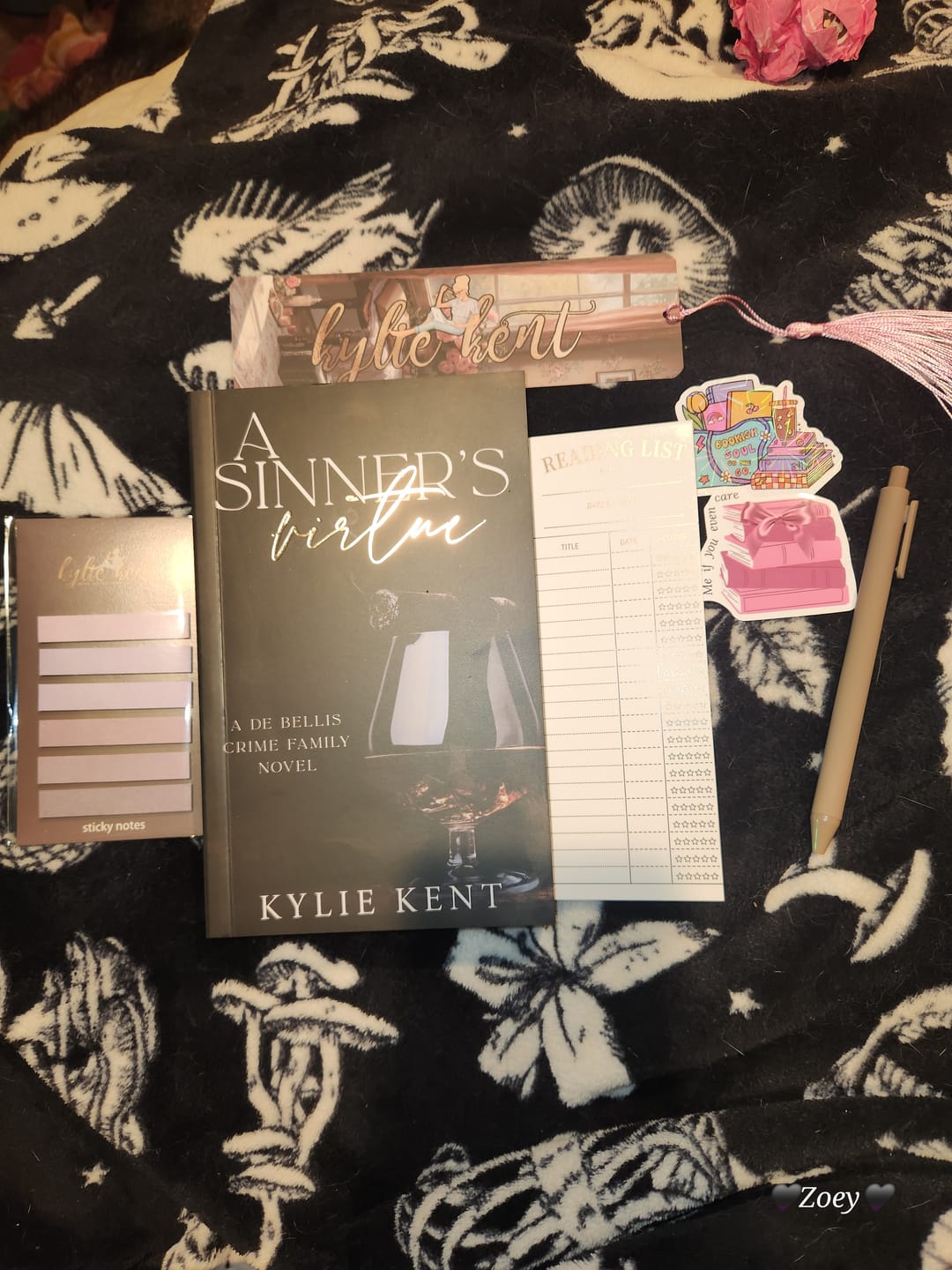 Customer photo review of Blind Date With A Book