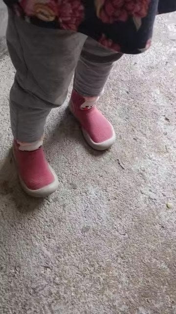 Customer photo review of Kinder Sockenschuhe | Rutschfeste Lauflernschuhe für Kleinkinder