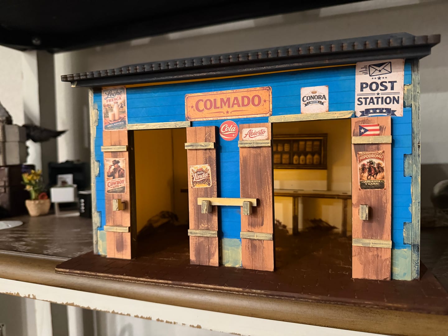 Customer photo review of [PRE-VENTA] El Colmado | Kit DIY Madera con Stickers