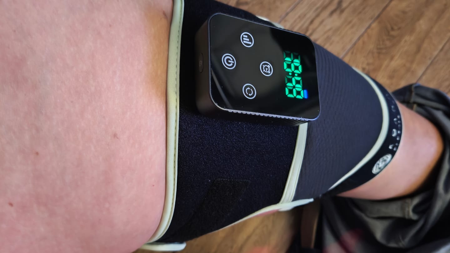 Customer photo review of Koanna® Red Light Therapy Bandage For Knee Pain