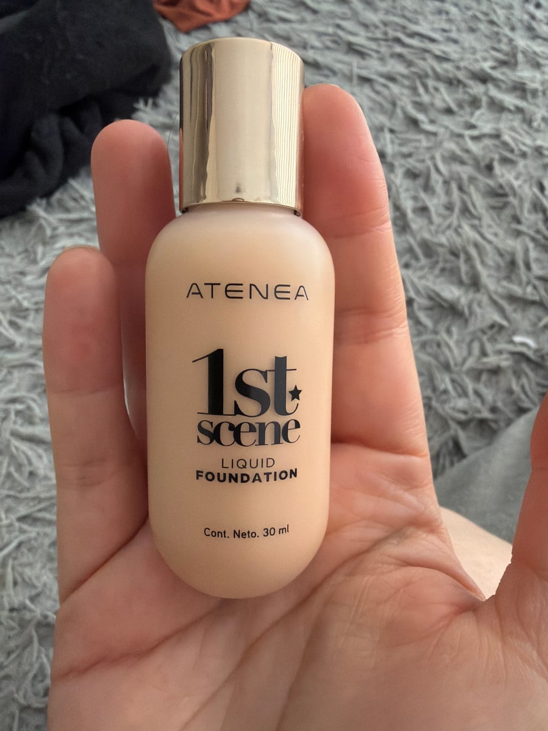 Customer photo review of BASE DE MAQUILLAJE LÍQUIDA 1ST SCENE