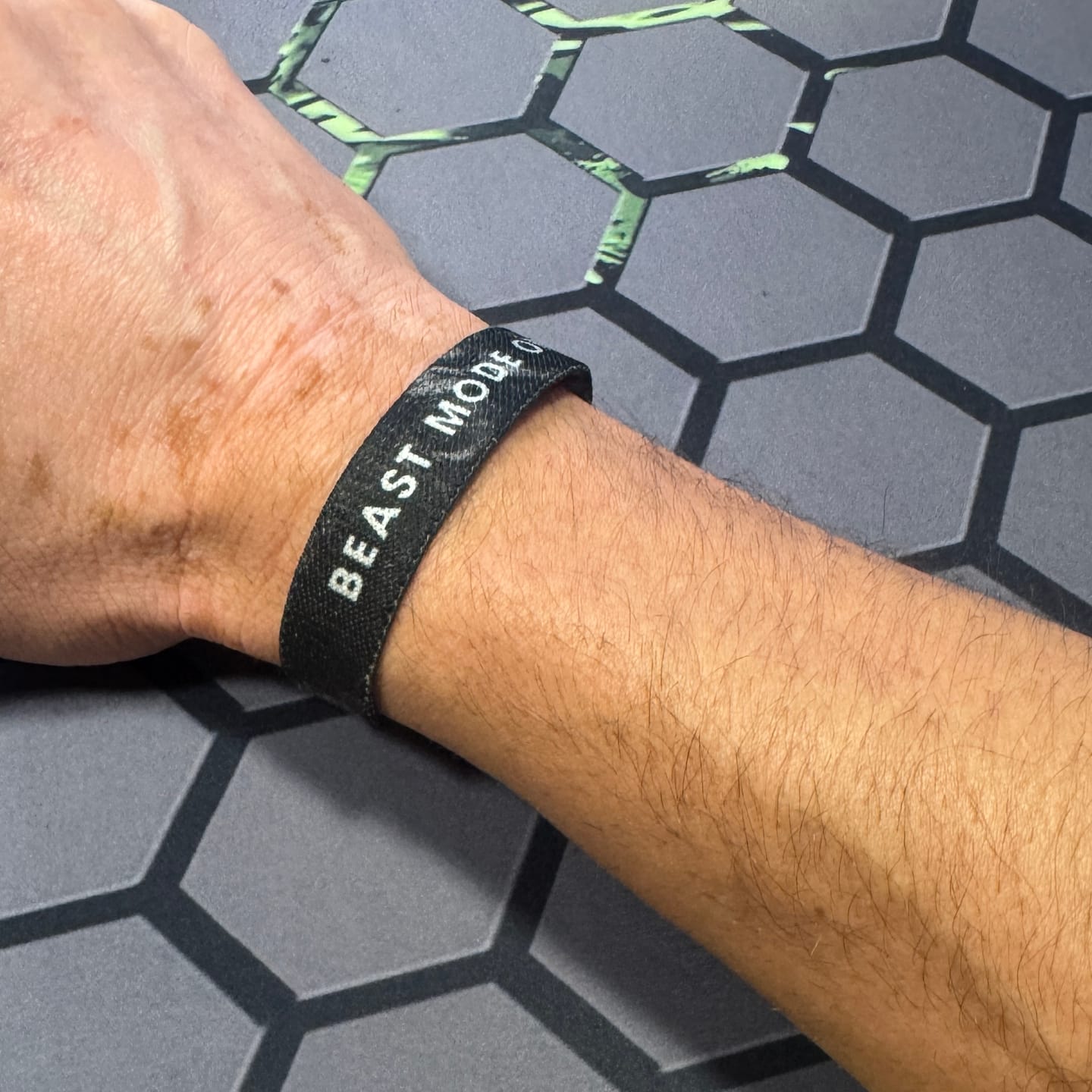 Customer photo review of Beast Mode On - Elastisches Armband