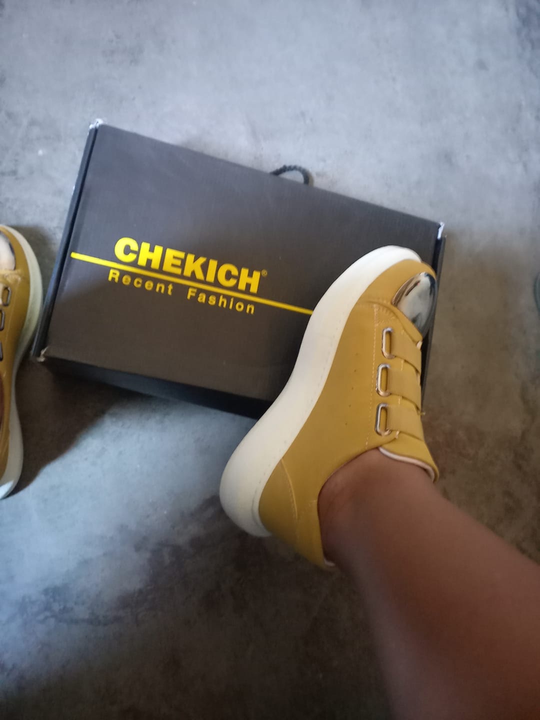 Customer photo review of MIRROR SUEDE Mustard
