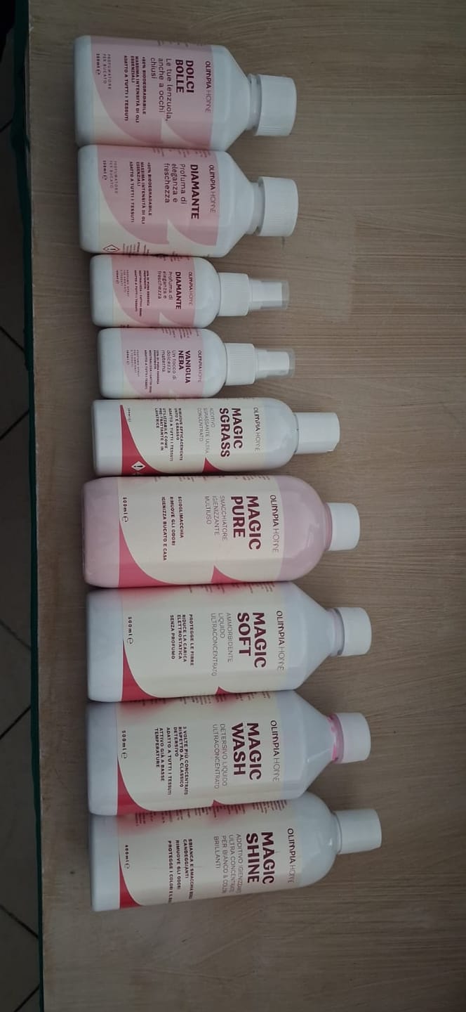 Customer photo review of Magic Wash Liquido - Il Detersivo Professionale per un Bucato Perfetto