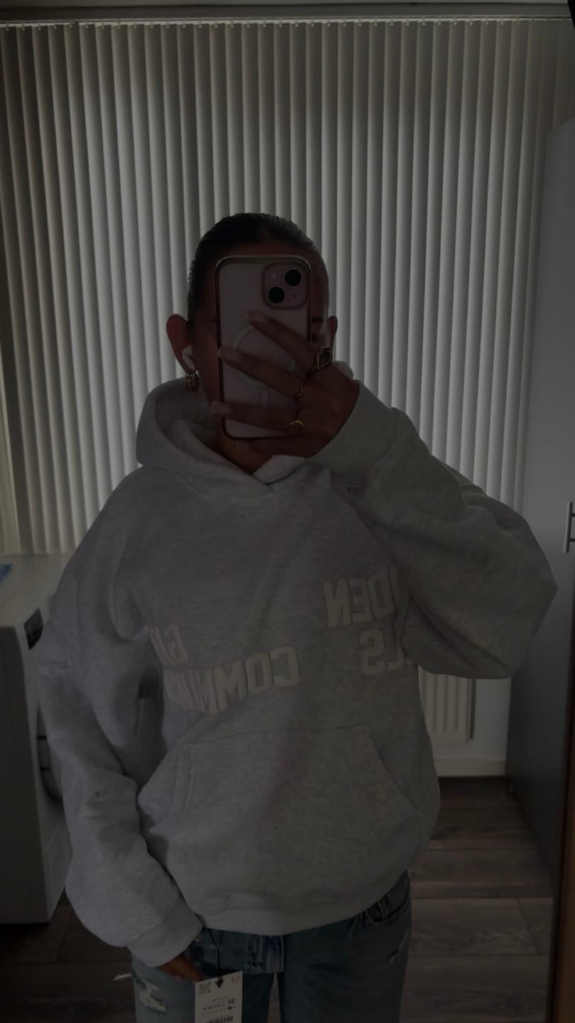 Customer photo review of GATED COMMUNITY HOODIE LIGHT GREY