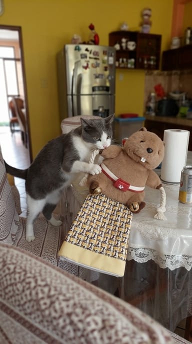 Customer photo review of PawTug™ — The Interactive Beaver Toy for Cats