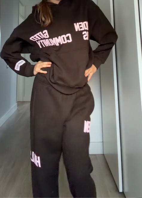 Customer photo review of GATED COMMUNITY HOODIE DARK BROWN/LIGHT PINK