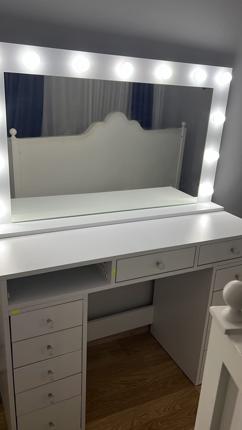 Customer photo review of Rani BJ196 Makyaj Masası 13 Çekmeceli Takı Düzenleyici Beyaz