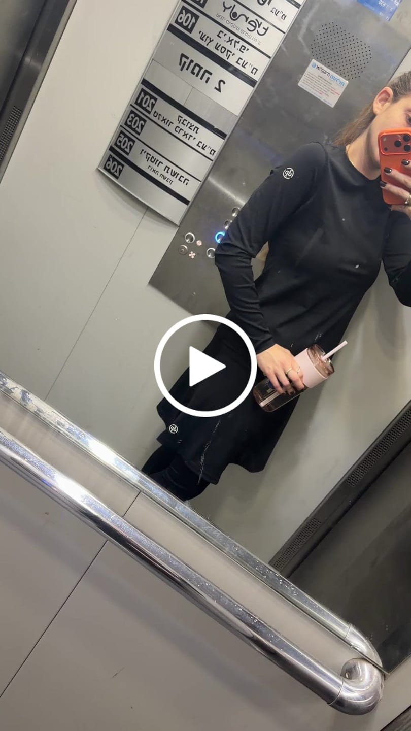 Customer video review of חולצת ספורט ארוכה MODEST SHIRT