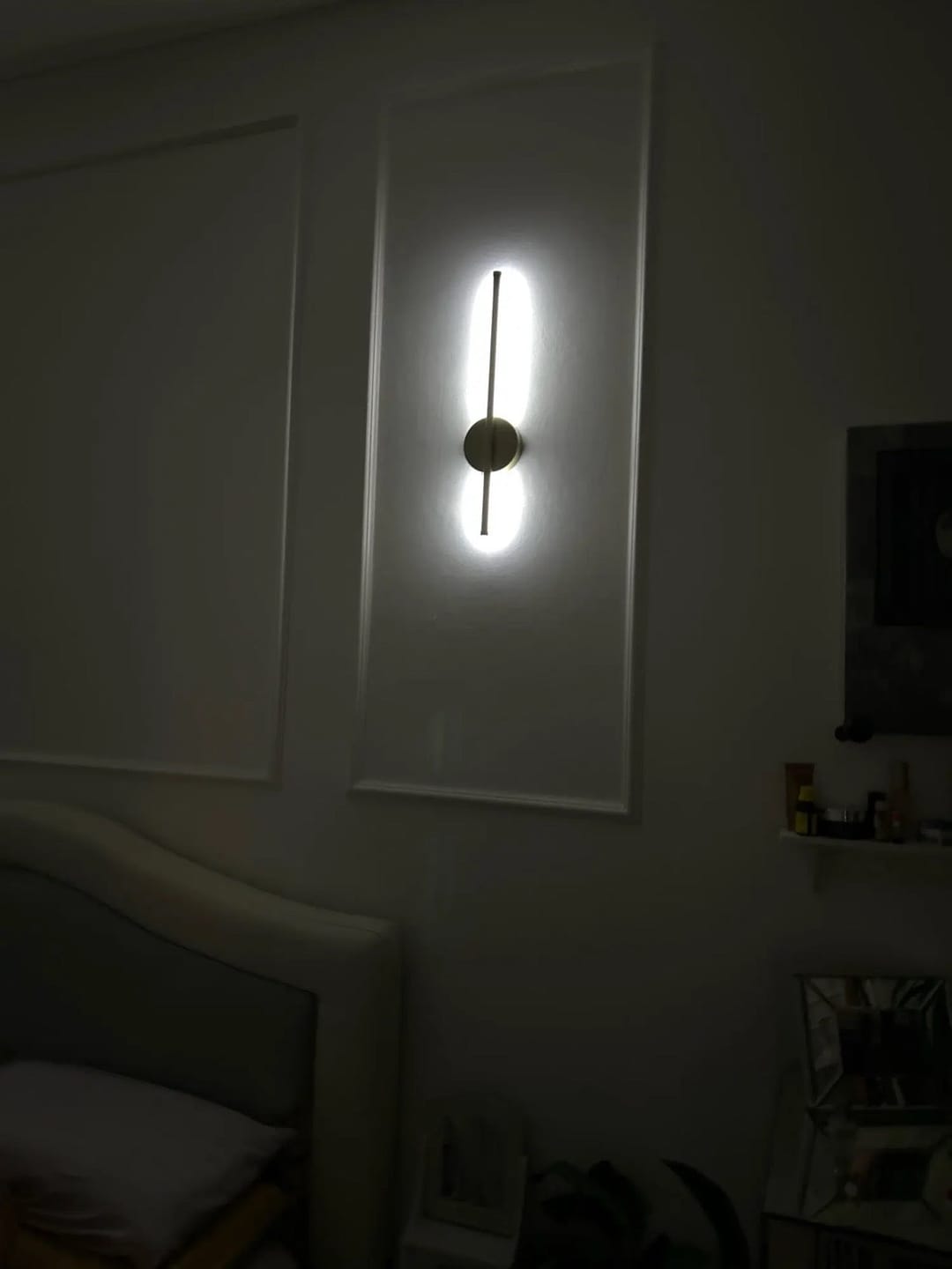 Customer photo review of Applique murale LED Design Sans Fil Rechargeable Sans Branchement Électrique, Fixation Magnétique, Intensité Réglable, Batterie Intégrée | LISERÉ