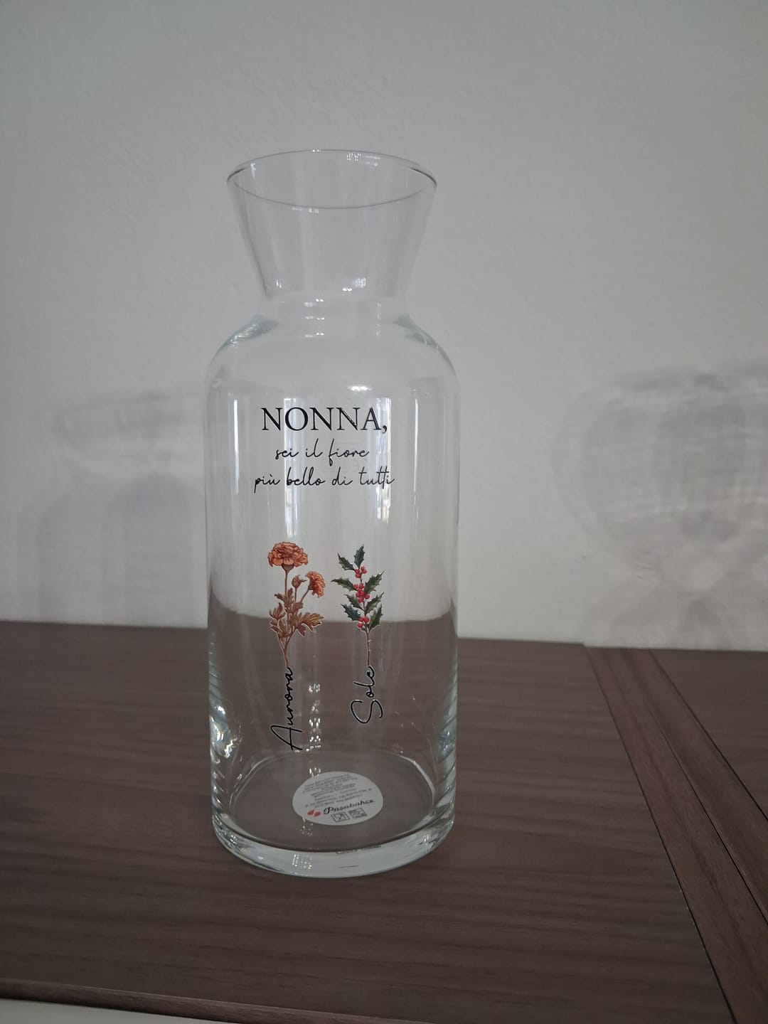 Customer photo review of Il giardino della mamma – Vaso in vetro personalizzato con nome e fiori per mamma e nonna