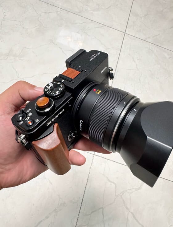 Customer photo review of OM-System PEN Wooden Grip by YW Design