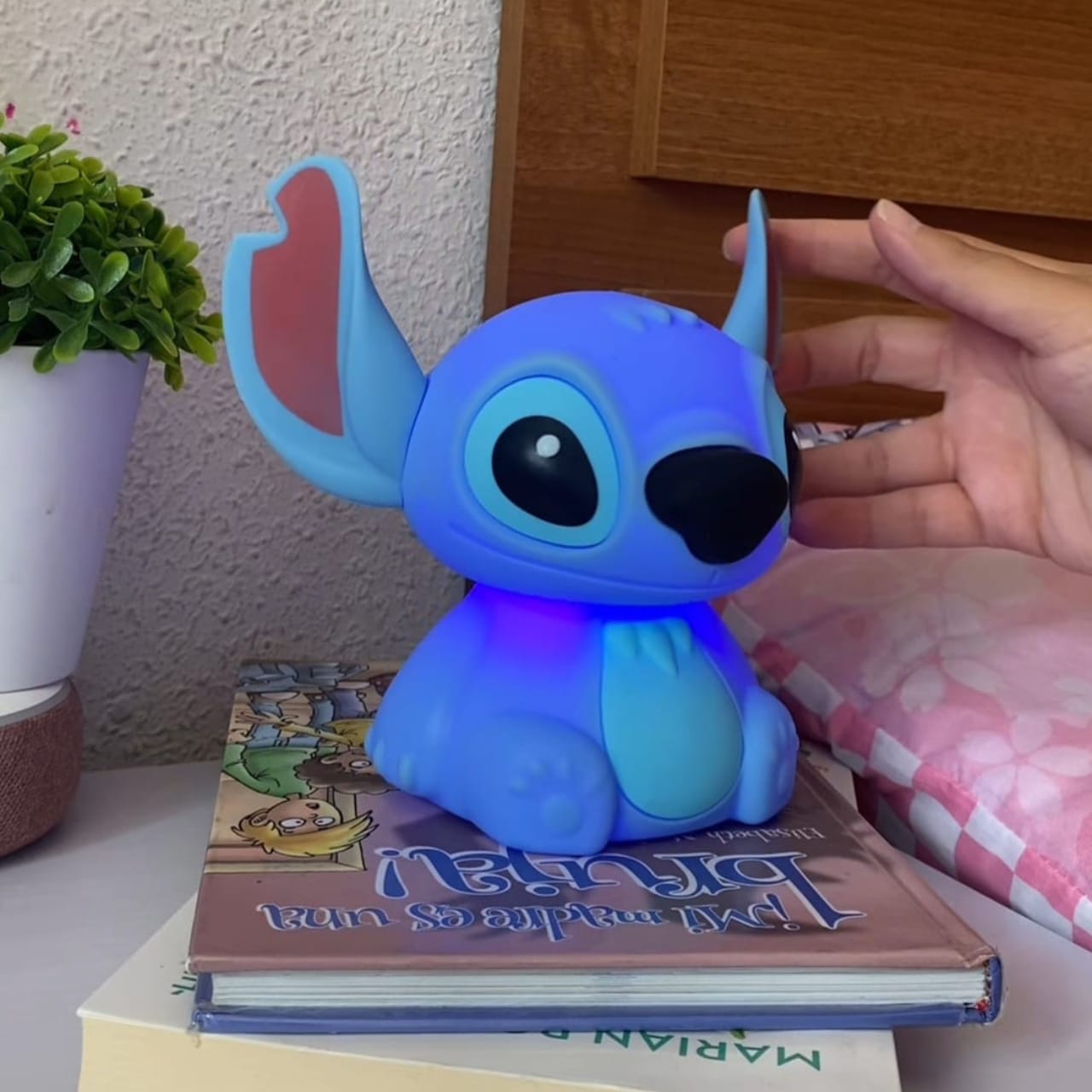 Customer photo review of Lámpara LED recargable de Stitch