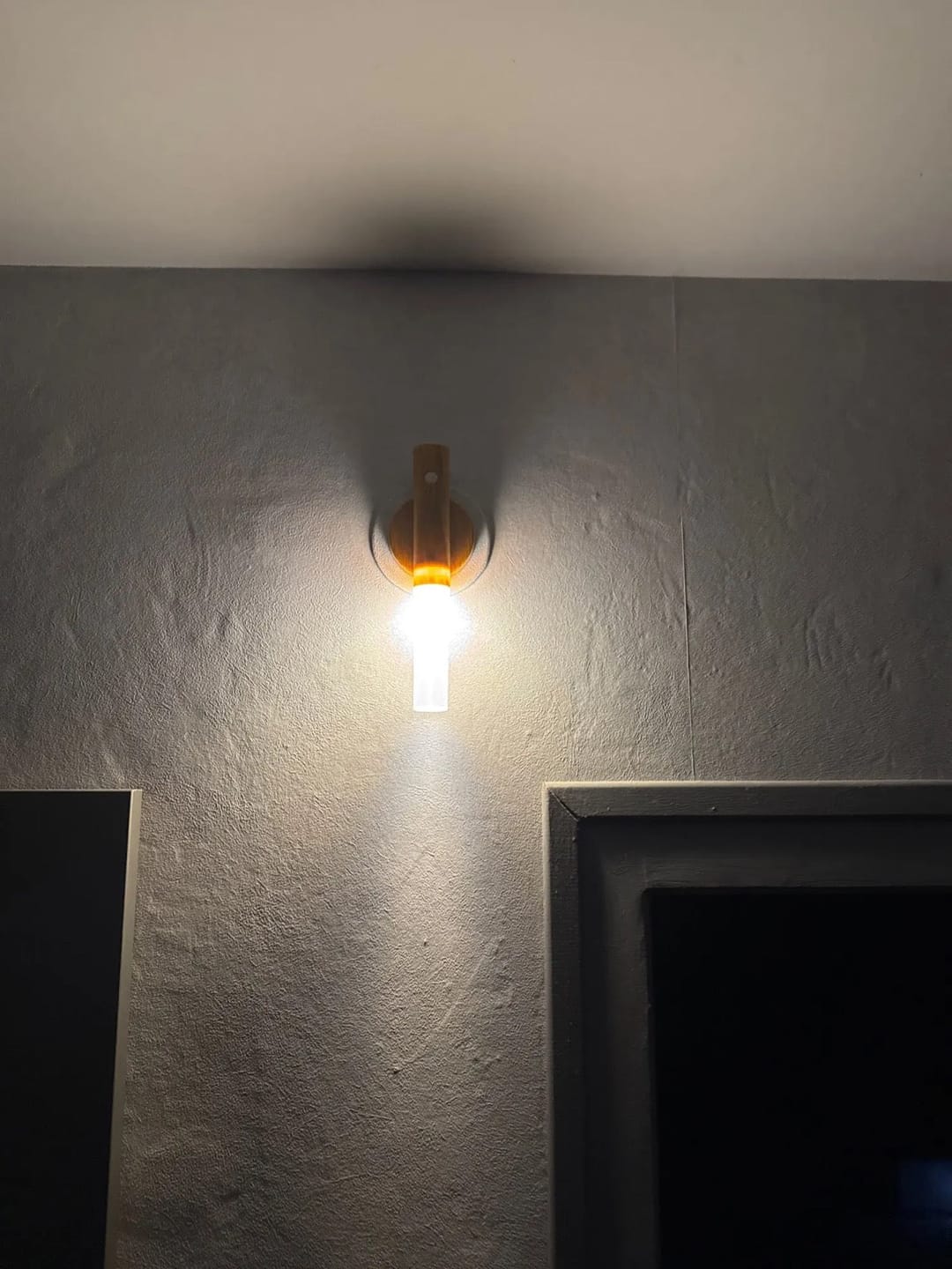 Customer photo review of Applique Murale Sans Fil Rechargeable avec Détecteur de Mouvement, Aimantée et Sans Prise - Candice