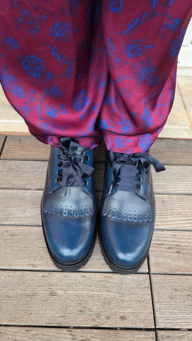 Customer photo review of Tiger Blue scarpa bassa allacciata in nappa blu artigianale marchigiana