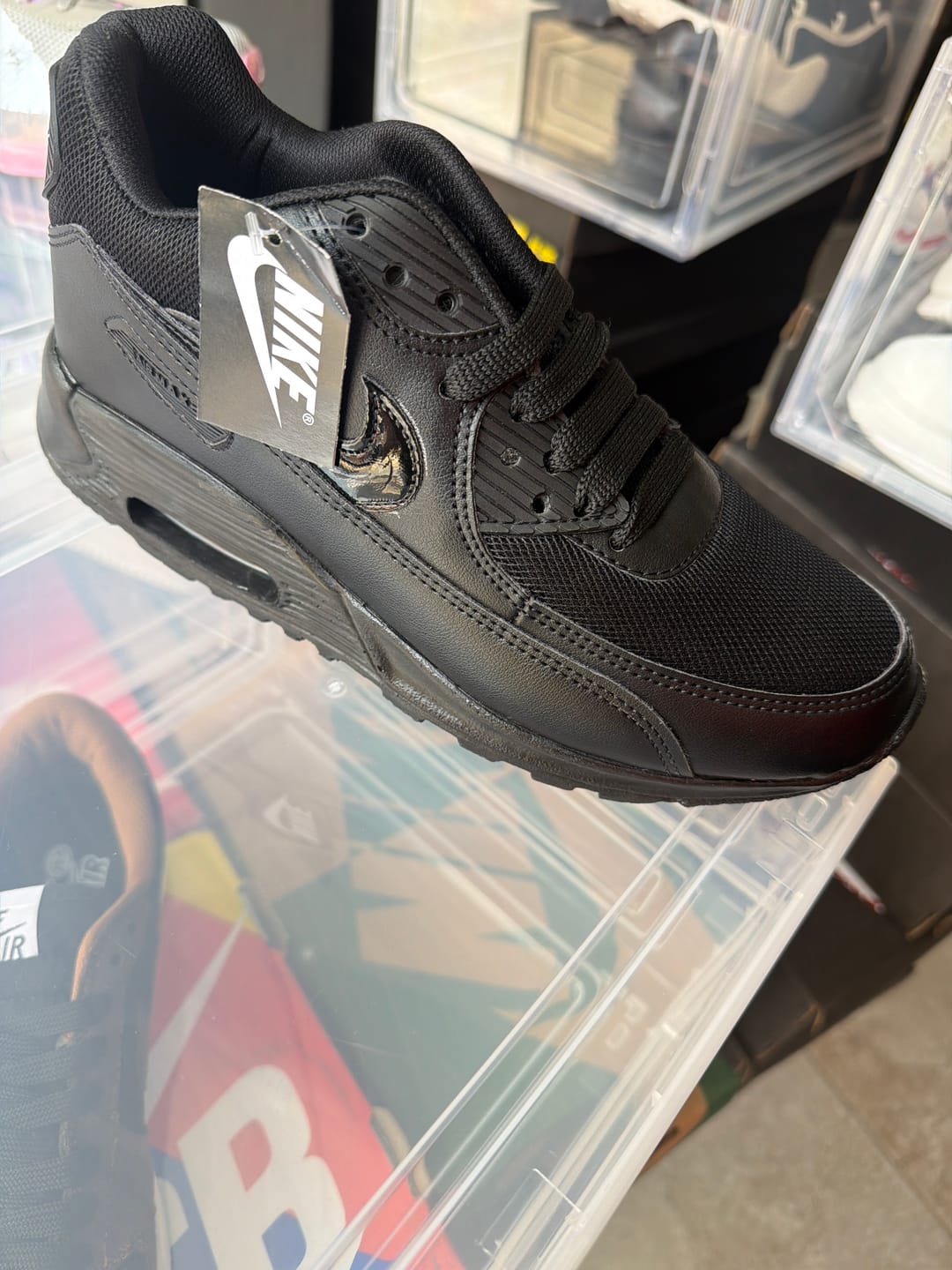 Customer photo review of Paq 6 Pares Tenis Max 90 Negro Total 25/28.5