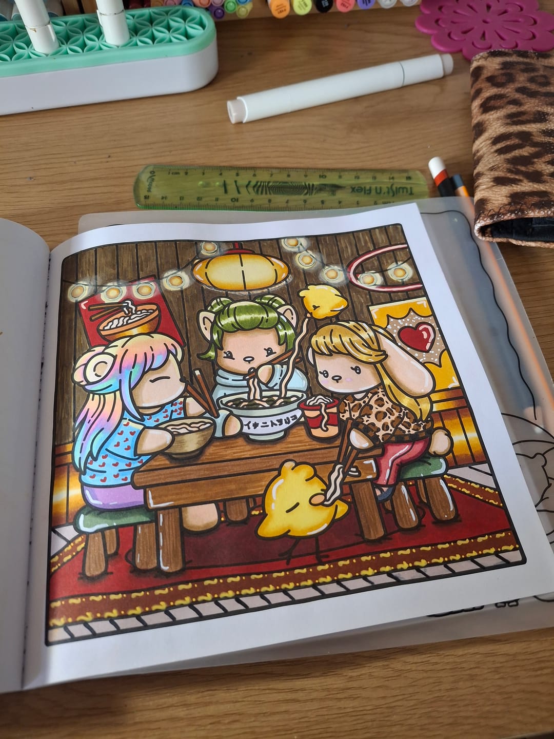 Customer photo review of Ohuhu Acrylic Metallic Glitter Markers, 24 Colors - 0.7mm & 3mm Tip Paint Pens