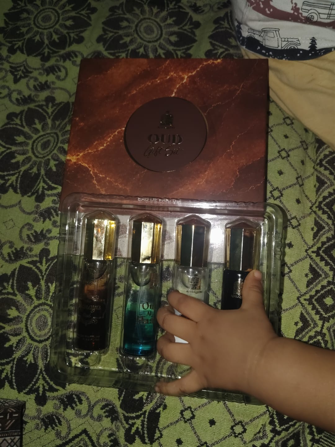 Customer photo review of Oud Perfume Gift Set 4 Pcs Set of Premium Perfume Spray