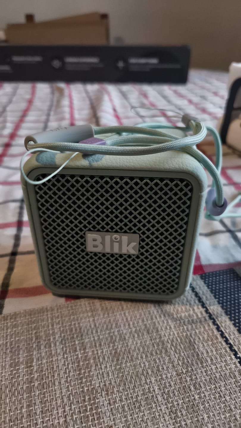 Customer photo review of Parlante Bluetooth Blik BassGo 15W IPX6 19H TWS Verde