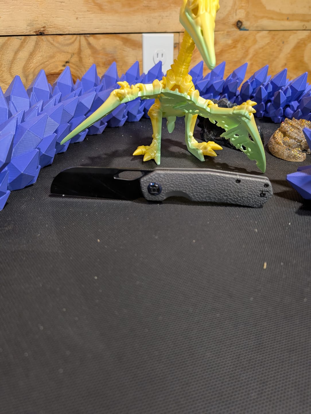 Customer photo review of Kunwu S-TAO II Titanium Frame Lock Pocket Knife DLC Vanax 3.5"