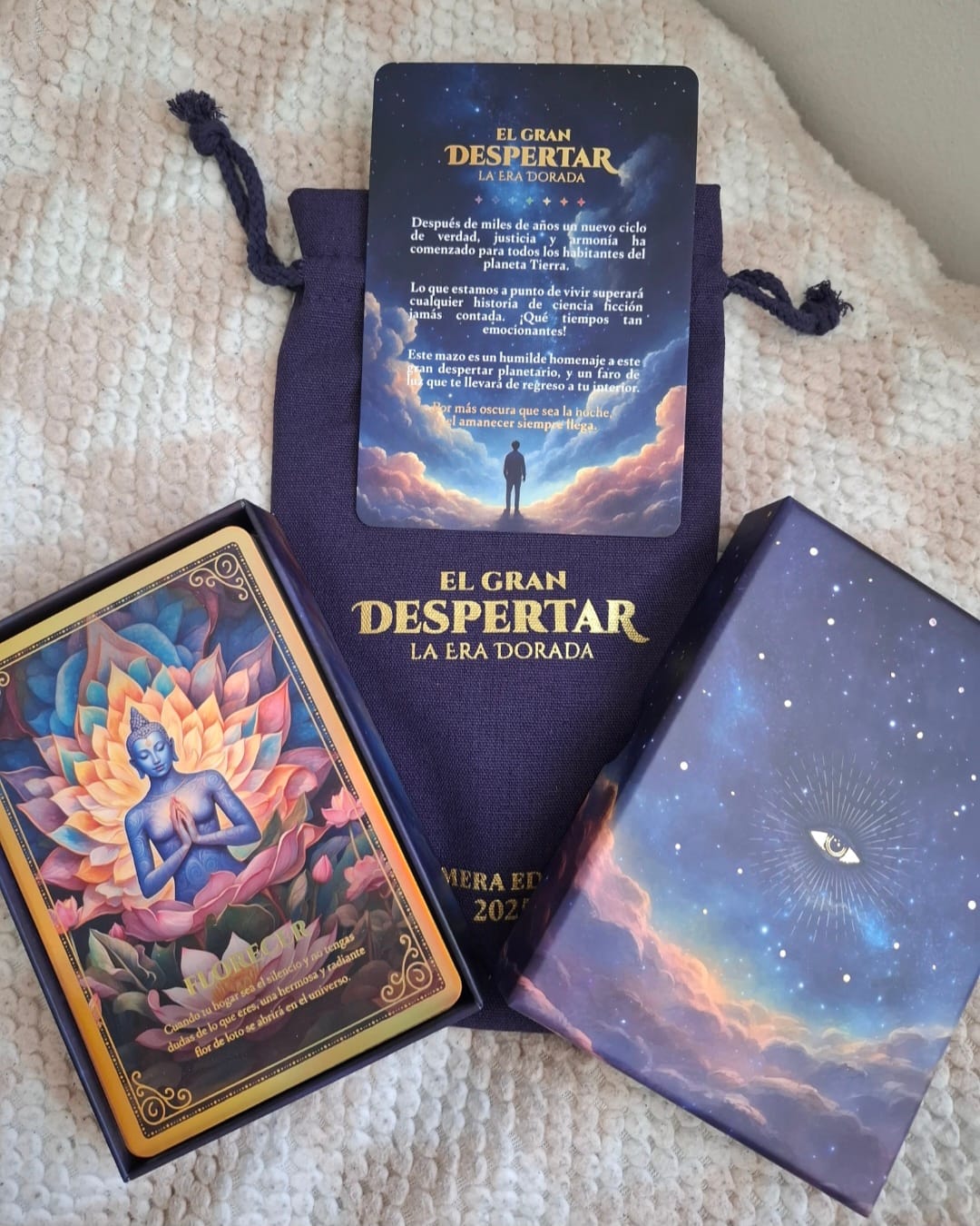 Customer photo review of El Gran Despertar: La Era Dorada ✨🌌💛 - Mazo Guía de 47 cartas