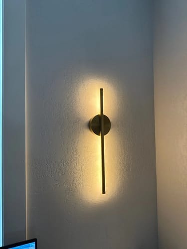 Customer photo review of Applique murale LED Design Sans Fil Rechargeable Sans Branchement Électrique, Fixation Magnétique, Intensité Réglable, Batterie Intégrée | LISERÉ