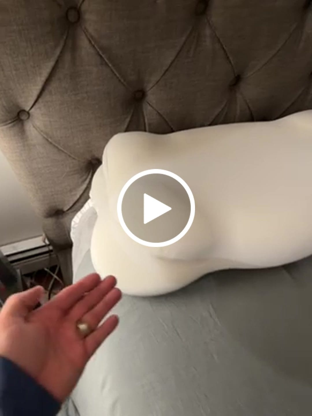 Customer video review of CloudAlign Pillow