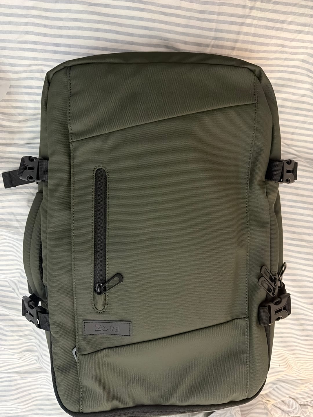 Customer photo review of Pack: Mochila de viaje Montreal + Compresor - Verde
