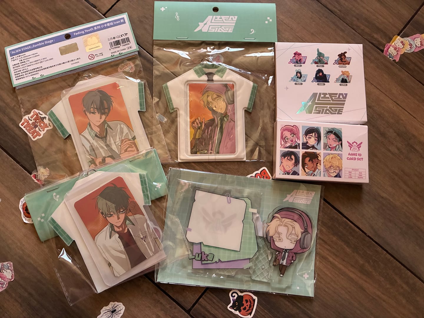 Customer photo review of Alien Stage Zombie Stage: Fading Youth Series Chibi Acrylic Stand