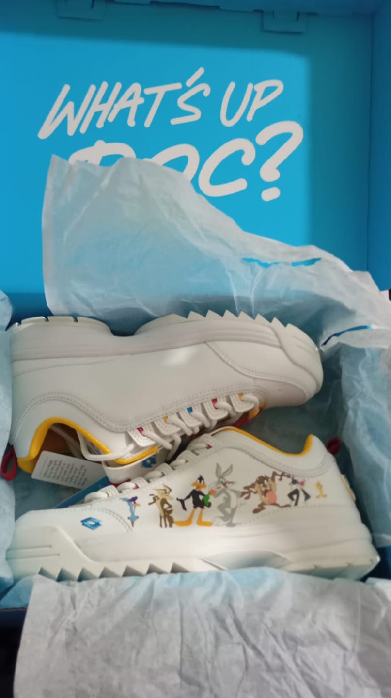 Customer photo review of Tenis Wicked Looney Women