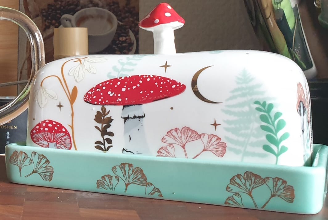 Customer photo review of Pilz Butterdose aus Porzellan - Cottagecore Butterdose mit Fliegenpilz